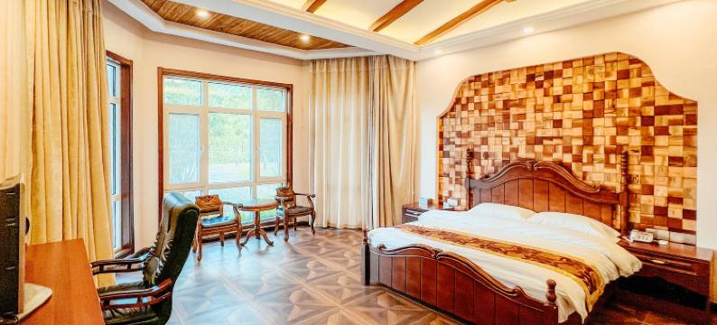 三角山星云山庄图片