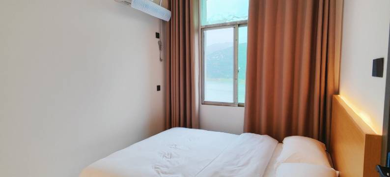 烟雨江畔民宿(奉节店)图片