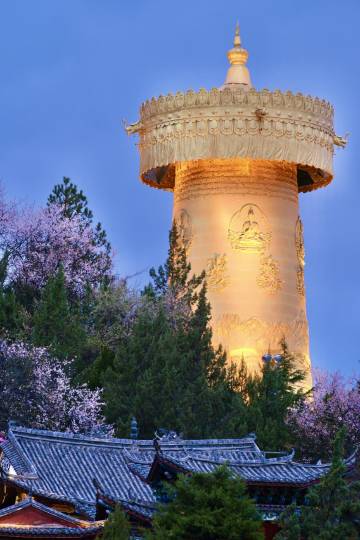 逸馨·月下尘世HYGGE|空间艺术民宿(独克宗古城大佛寺转经筒店)图片