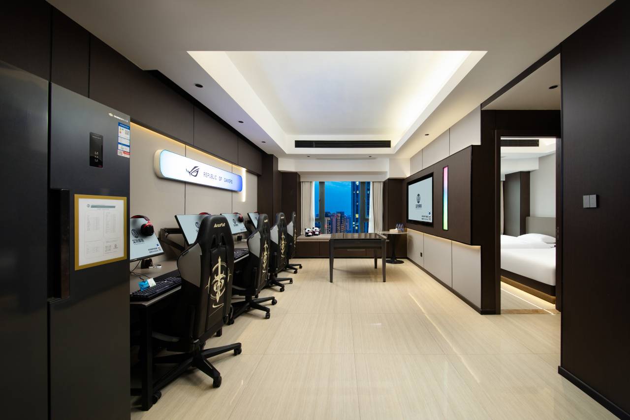 艾特摩高电竞酒店(成都339天府熊猫塔红星桥地铁站店)图片