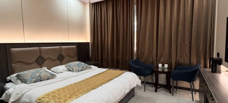 石渠太阳园酒店图片