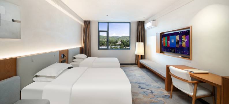 龙庭大酒店(那拉提旅游风景区店)图片