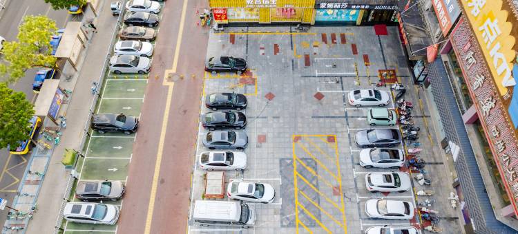 格莱优选酒店(丹尼斯超市人民路店)图片