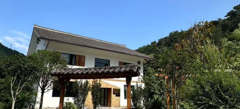 山坡上陌野山居民宿图片