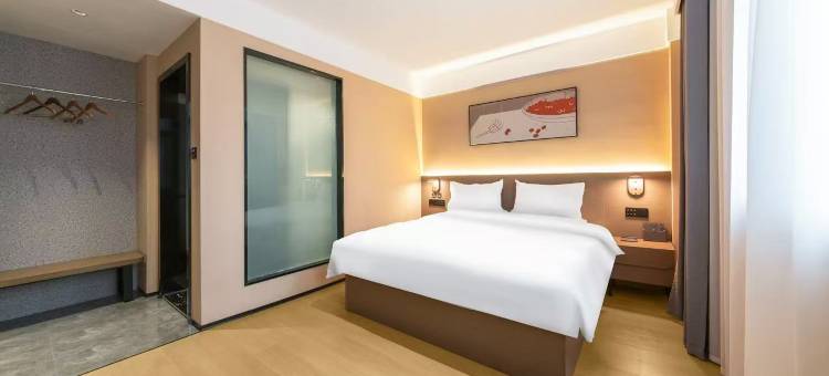 雷神竞界电竞民宿(运城万达广场店)图片