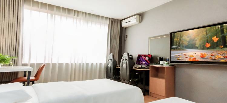 蚂蚁·光年电竞酒店(潜江江汉艺术职业学院店)图片