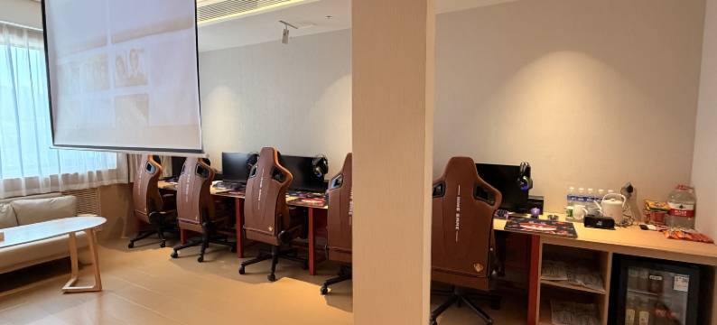 临汾曼巴电竞商务酒店(平阳大桥店)图片