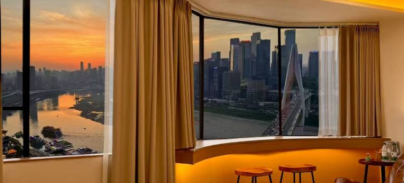 山屿江澜高空江景民宿(解放碑步行街洪崖洞店)图片