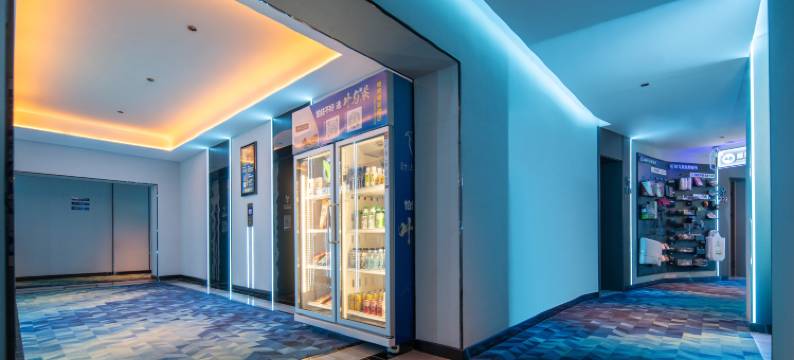 叶与晨电竞电影酒店(石家庄北国商城店)图片