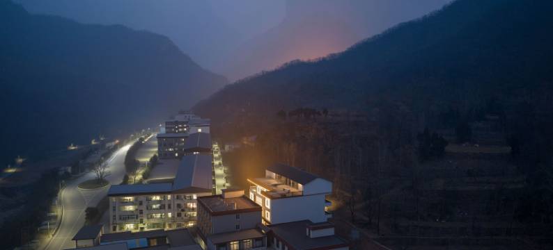 陌上艺宿民宿(新乡辉县八里沟景区店)图片