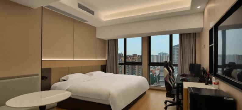 优恩电竞酒店(重庆北站龙头寺公园地铁站店)图片