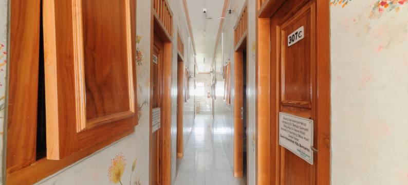 RedDoorz Plus near Mall Sunter图片