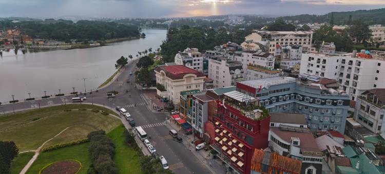 M Village臻选酒店春香湖畔，Modern Village Lifestyle 品牌(M Village Premier Hotel Xuan Huong Lakeside, a brand of Modern Village Lifestyle)图片