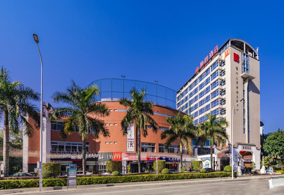  Hotel Overview