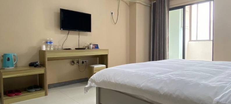 朋克精品酒店(洛阳龙门高铁宝龙广场店)图片