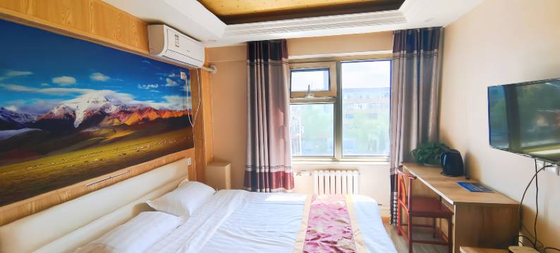 北京丽德华懋投影酒店(沃尔玛延庆医院店)图片