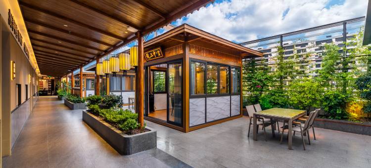 东莞湖畔酒店(南城街道UCC寰宇汇金中心店)图片