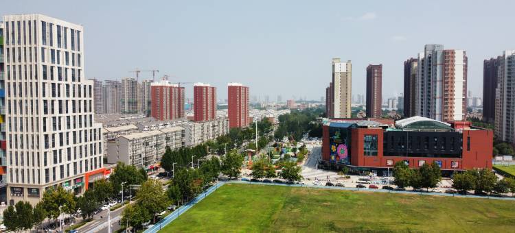 叶与晨电竞电影酒店(学苑路木兮里购物公园店)图片