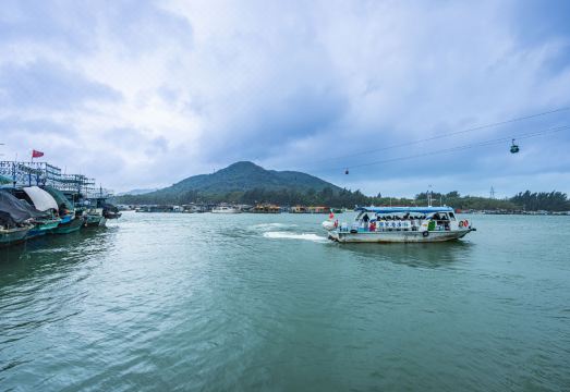 Chaoman Hotel (Lingshui Xincun Town Nanwan Monkey Island Branch) Hotel Overview