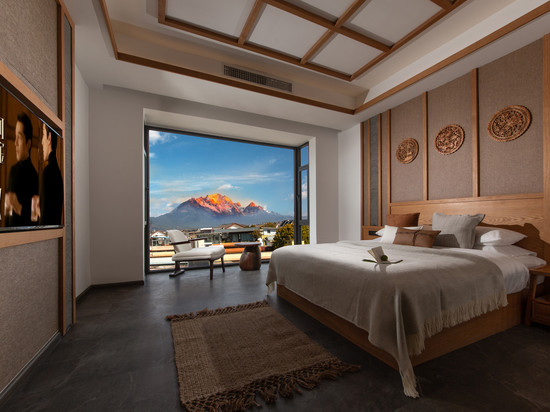 纳主·空中庭院设计师雪山观景民宿(丽江城日照金山店)