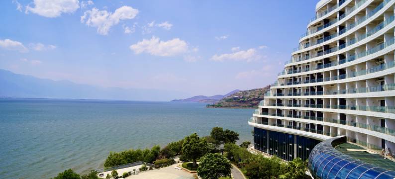 大理•帆语听澜TerraceBathtubGetaway海景美宿(洱海大理机场店)图片