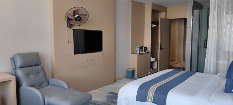 海西大柴旦悦豪尚怡大酒店(翡翠步行街店)图片