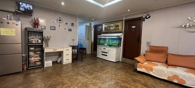 家洲泉旅居(延安西路贵阳客车站店)图片