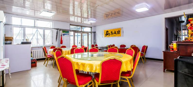 乌兰布统敖包山居驿站图片