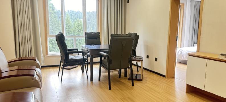 紫芸凤池酒店(一万泉景区店)图片