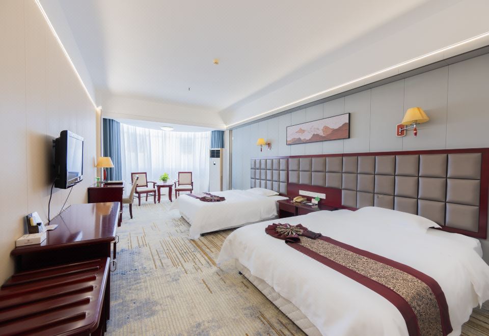 Hongqiao Holiday Hotel Hotel Overview