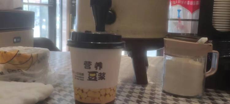 信阳颐和酒店(小南门风情小吃街区店)图片