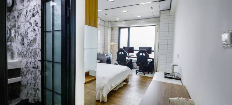 飞鸟电竞酒店(凤城五路地铁站店)图片