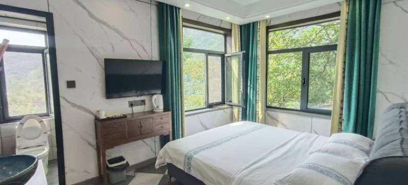 青秀山庄(辉县万仙山景区店)图片