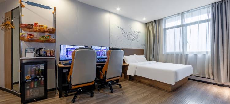 网鱼电竞酒店(南京弘阳广场泰山新村地铁站店)图片