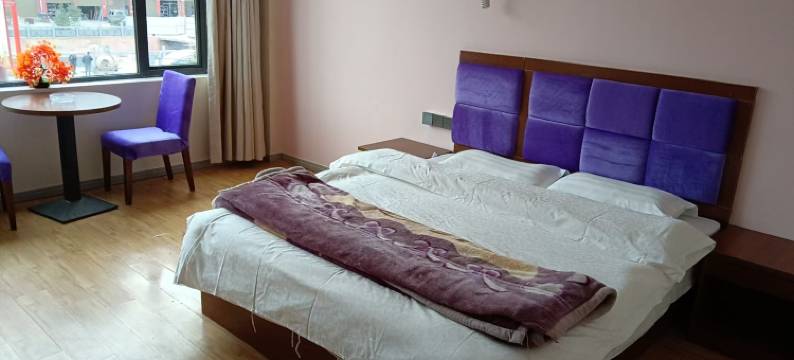 芒康亚仲大酒店图片