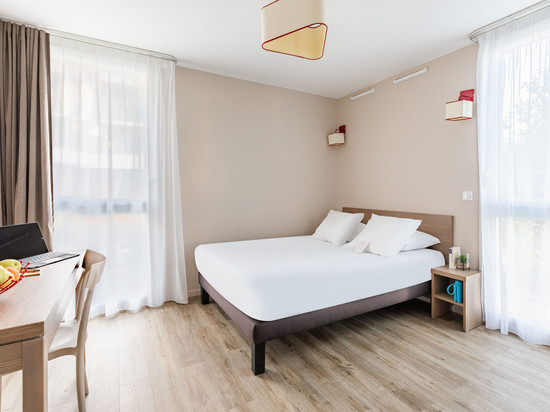 圣纳泽尔海洋舒适城市公寓酒店