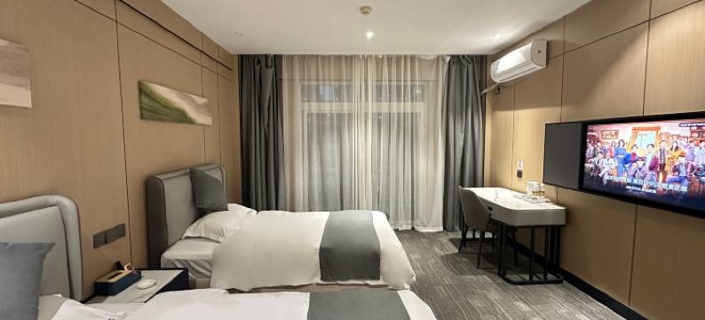 泰茏居度假酒店(三亚湾海月广场外贸路美食街店)图片