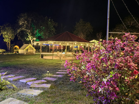 仙本那大红花度假村(中文管家/免费仙本那码头接送/KTV烧烤吧)