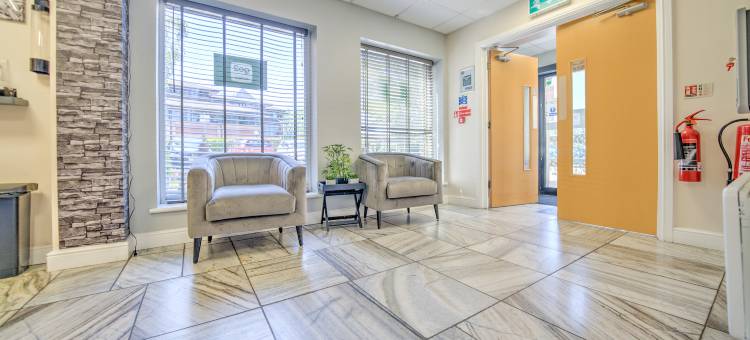 GO2 Gloucester Hotel by OYO图片