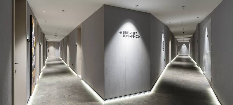 网鱼电竞酒店(上海日月光中心世博会博物馆地铁站店)图片