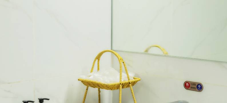 小蜜蜂青年旅社(涪城万达店)图片