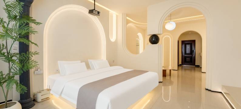 岚也•ZHANG影音设计师民宿(平庄世元大厦店)图片