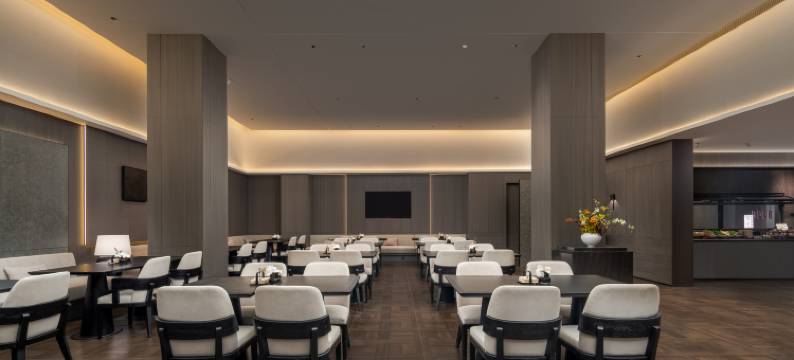 呼和浩特内大南校区五里营地铁站亚朵酒店图片