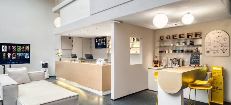 REMAX热麦电竞酒店(宁波鄞州明州里广场店)图片
