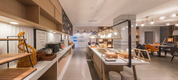 凯里亚德酒店(巩留人民广场店)图片