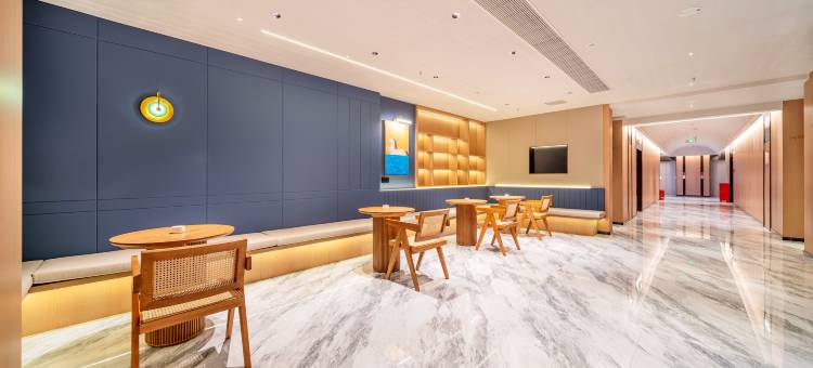 云见栖舍酒店(重庆观音桥步行街九街店)图片