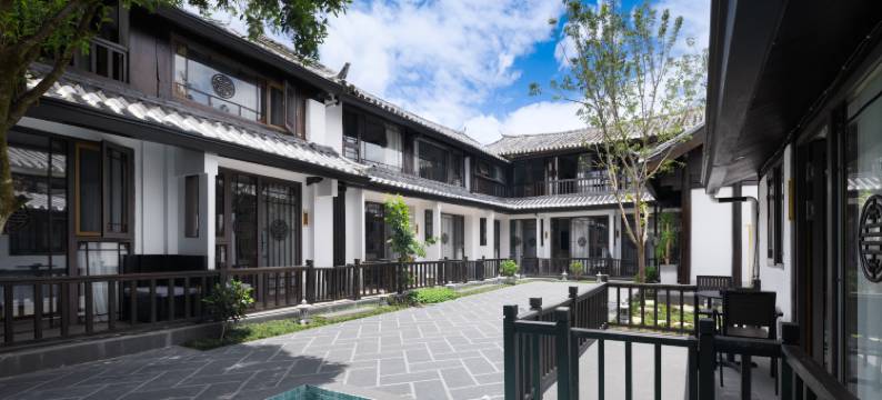 柏呈雪山酒店(丽江古城中心木府店)图片