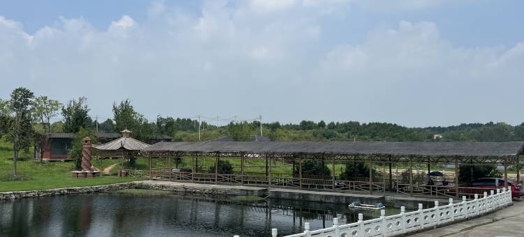 凤鸣山庄(武汉新洲区凤凰镇店)图片