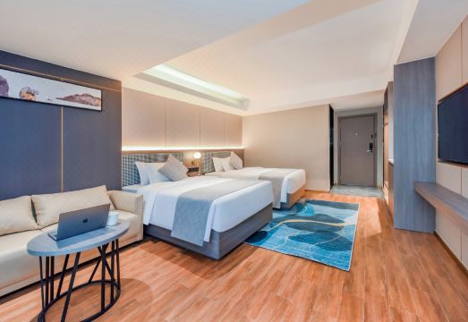 S & P Holiday Inn (Guangzhou Baiyun Airport) Hotel Overview