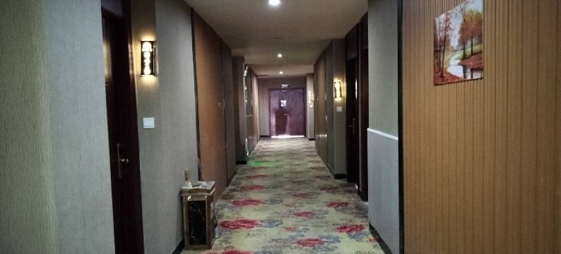 青藤艺宿酒店(庵东汽车站店)图片